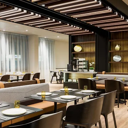 Ac By Marriott Old Town Братислава