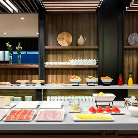 Ac By Marriott Old Town 4* Братислава