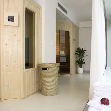Отель Ac By Marriott Old Town 4*