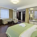 Otel Ac By Marriott Old Town