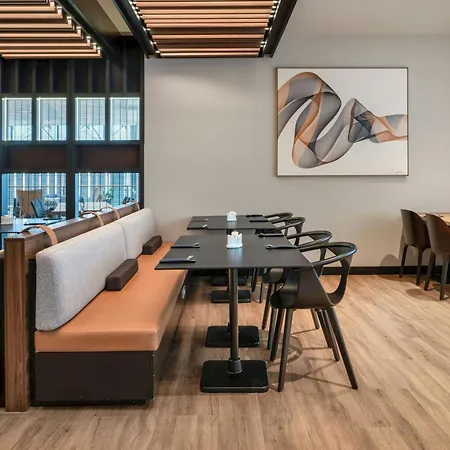 Hotel Ac By Marriott Old Town 4*