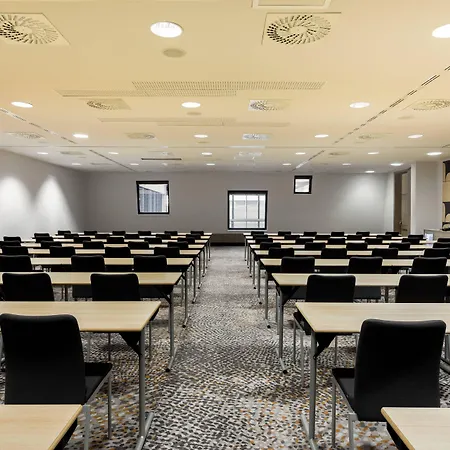 Ac By Marriott Old Town 4* Братислава