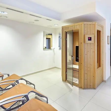 Hotel Ac By Marriott Old Town 4*